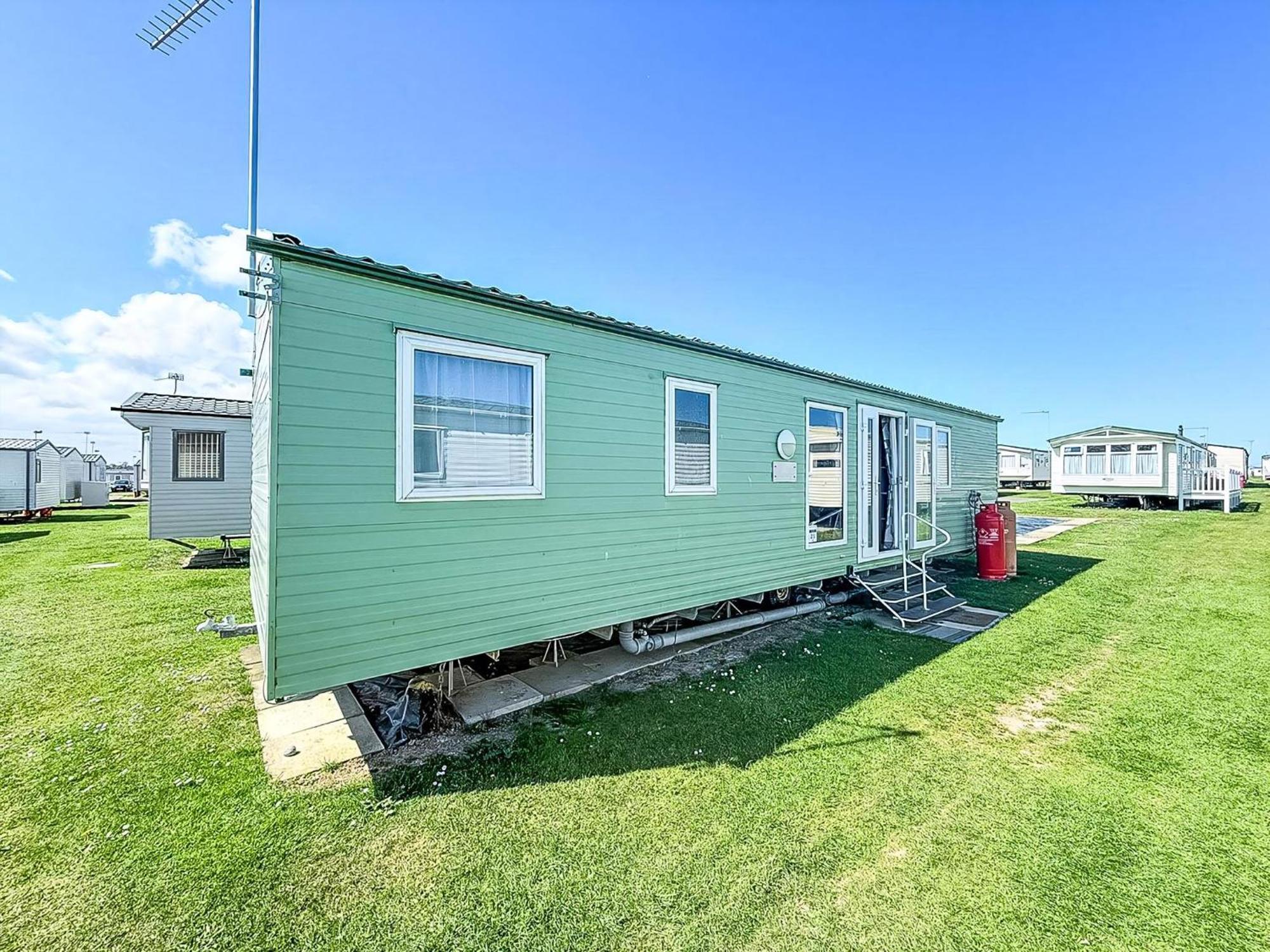 Lovely 8 Berth Caravan Nearby Scratby Beach In Norfolk Ref 50021F Грейт-Ярмут Экстерьер фото